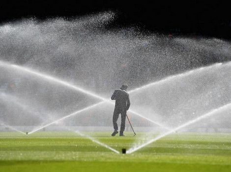 поле на стадионе Энфилд