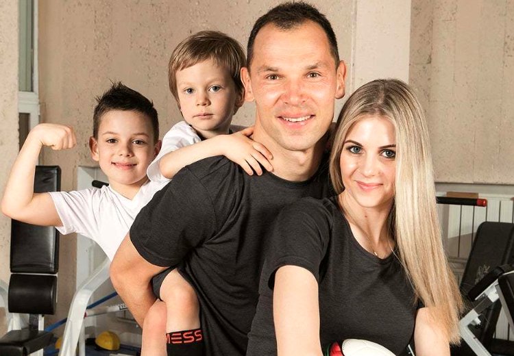 Сергей Игнашевич и семья