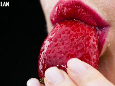 клубника секс порно губы девушки