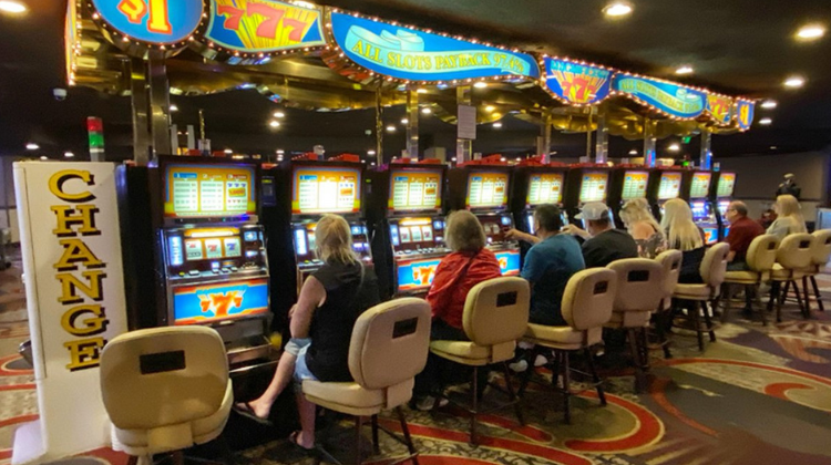 Стулья в казино стали индикатором проблем американцев