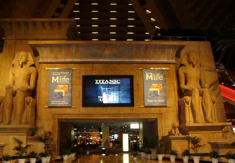 Luxor Hotel Casino Entrance