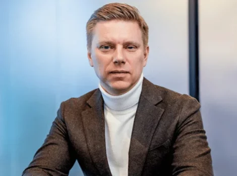 Евгений Савельев