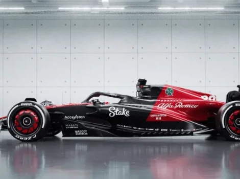 болид Альфа Ромео Stake.com