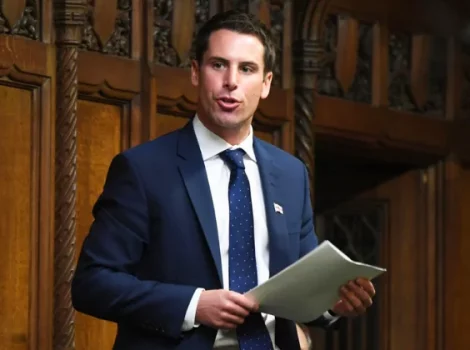 Скотт Бентон