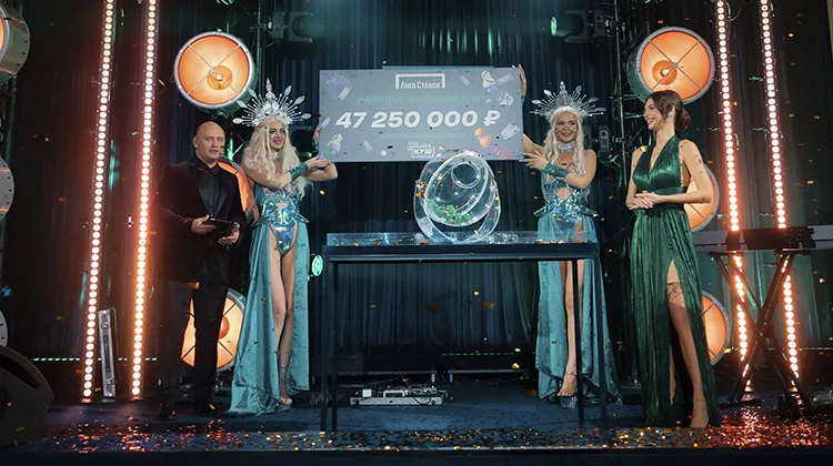 В «Лиге Ставок» победитель акции «Джекпот. Большой куш» выиграл почти 50 млн рублей
