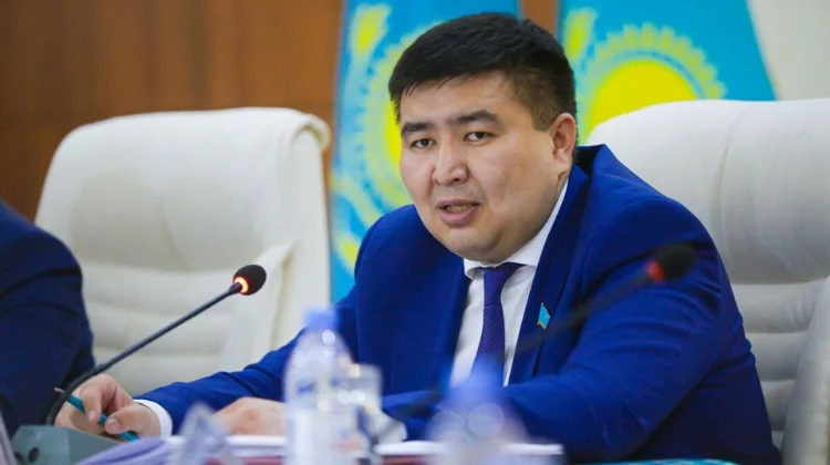 Казахстанских блогеров будут штрафовать за рекламу букмекеров