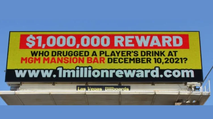 Необычный баннер в Вегасе: $1 млн в обмен на сведения о случившемся в казино MGM Grand