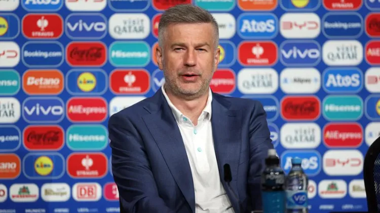 Тренер сборной Румынии требует извинений за высказывания о «договорняке» со словаками