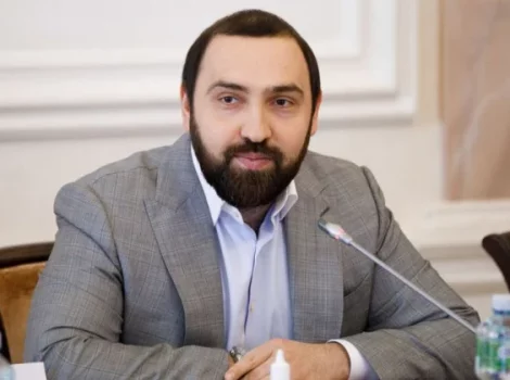 Султан Хамзаев