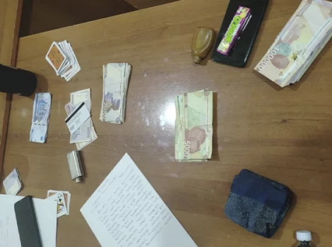 Казино в кабинете директора школы