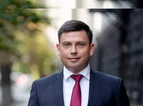 Тарас Петрович Мельничук — украинский государственный деятель, депутат, представитель Кабинета министров в Верховной Раде