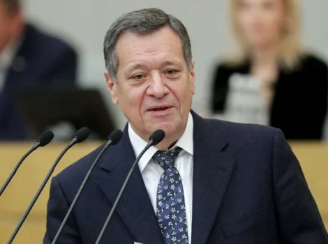 Андрей Макаров