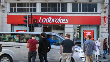 Лондон, Великобритания — пункт приёма ставок Ladbrokes центре Лондона